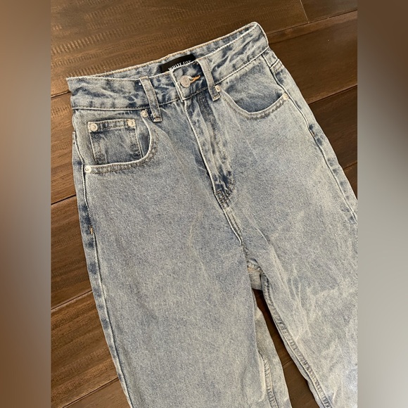 White Fox On Replay High Rise Straight Leg Jeans NEW - Picture 2 of 8